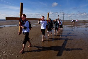 Christian+Pilgrim+Groups+Travel+Holy+Island+XcHzicrmNDWl